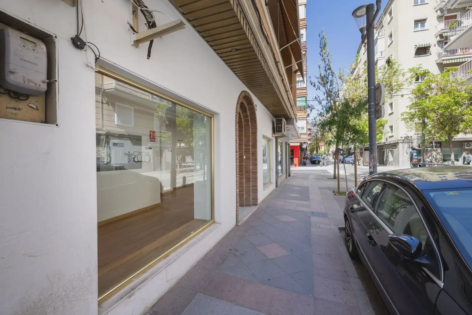 Local Comercial en Granada ciudad en venta - 215.000 € (Ref: 9837606)