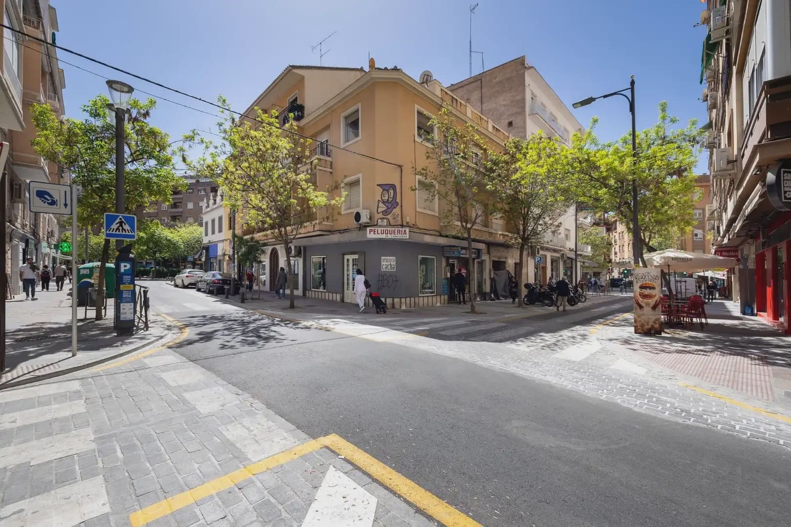Local Comercial en Granada ciudad en venta - 215.000 € (Ref: 9837606)