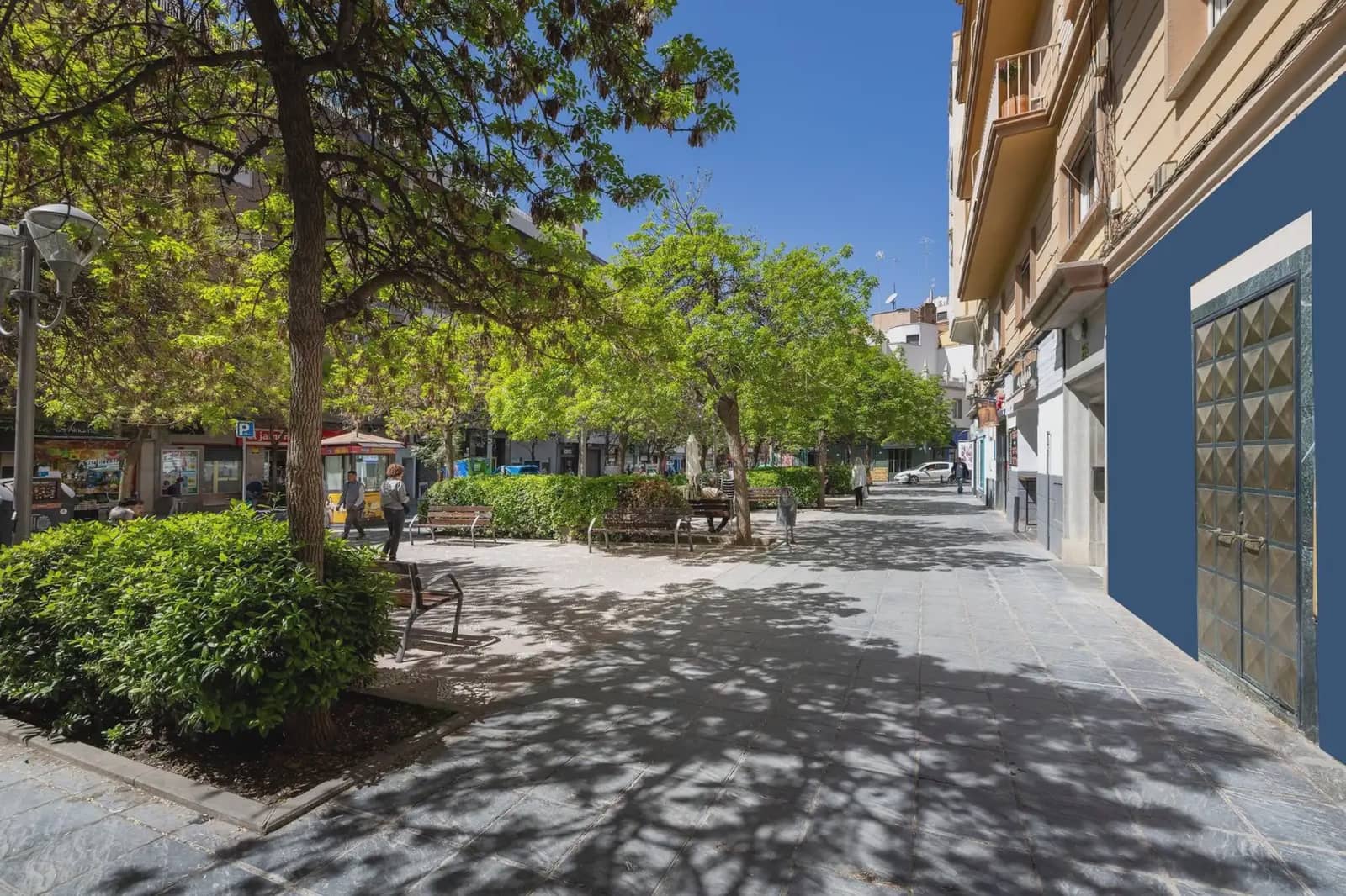 Local Comercial en Granada ciudad en venta - 215.000 € (Ref: 9837606)