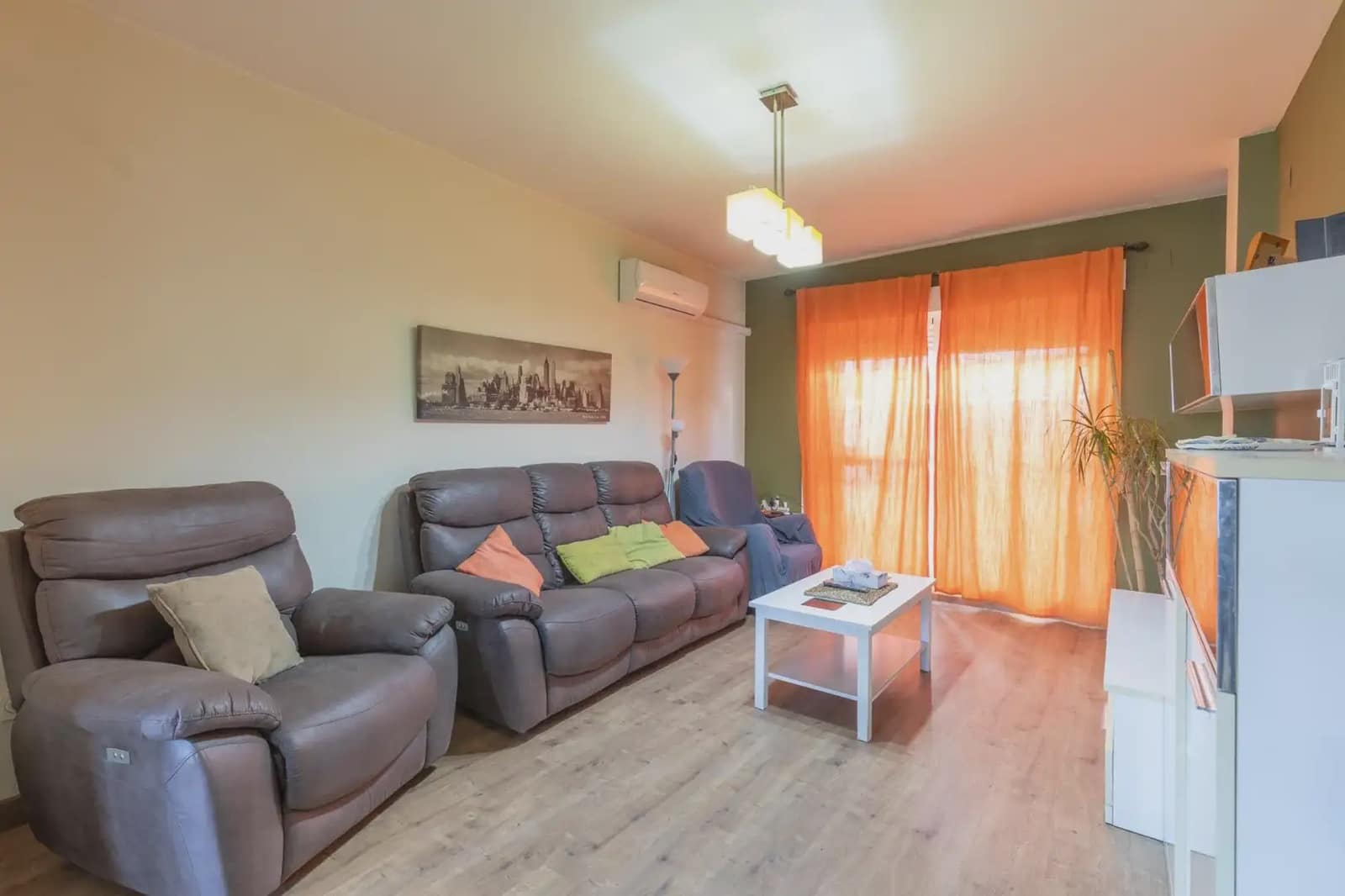 Omakotitalo myytävänä paikassa Churriana de la Vega - 345 000 € (Ref: 9837607)