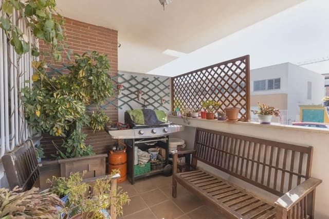 Omakotitalo myytävänä paikassa Churriana de la Vega - 345 000 € (Ref: 9837607)