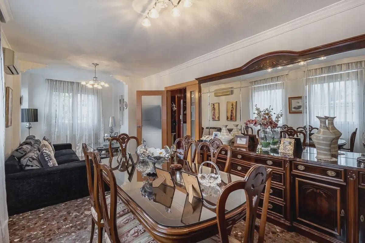 Omakotitalo myytävänä paikassa Granada kaupunki mukana 
autotalli - 595 000 € (Ref: 9837608)