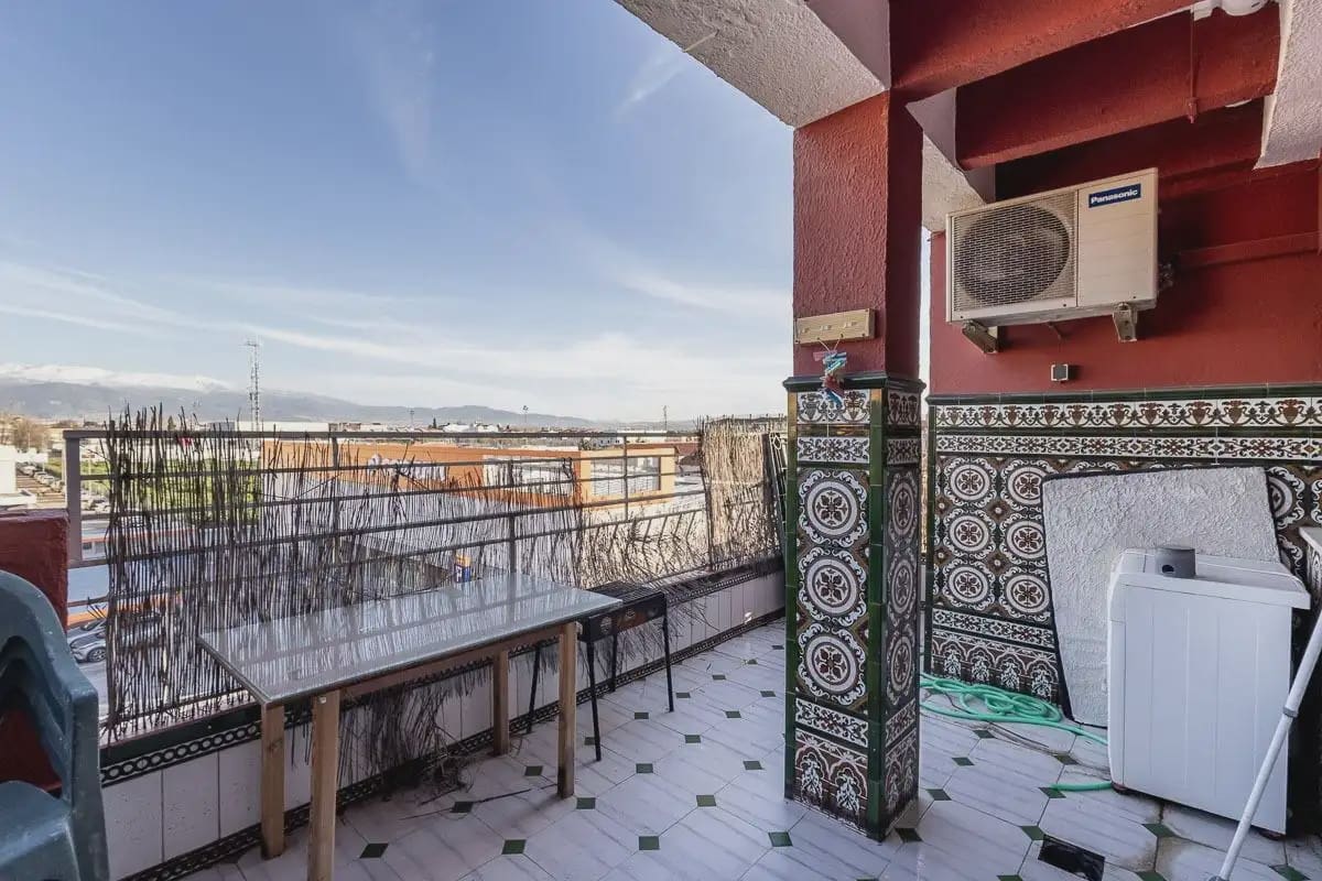 Lejlighed til salg i Atarfe med garage - € 125.000 (Ref: 9837610)