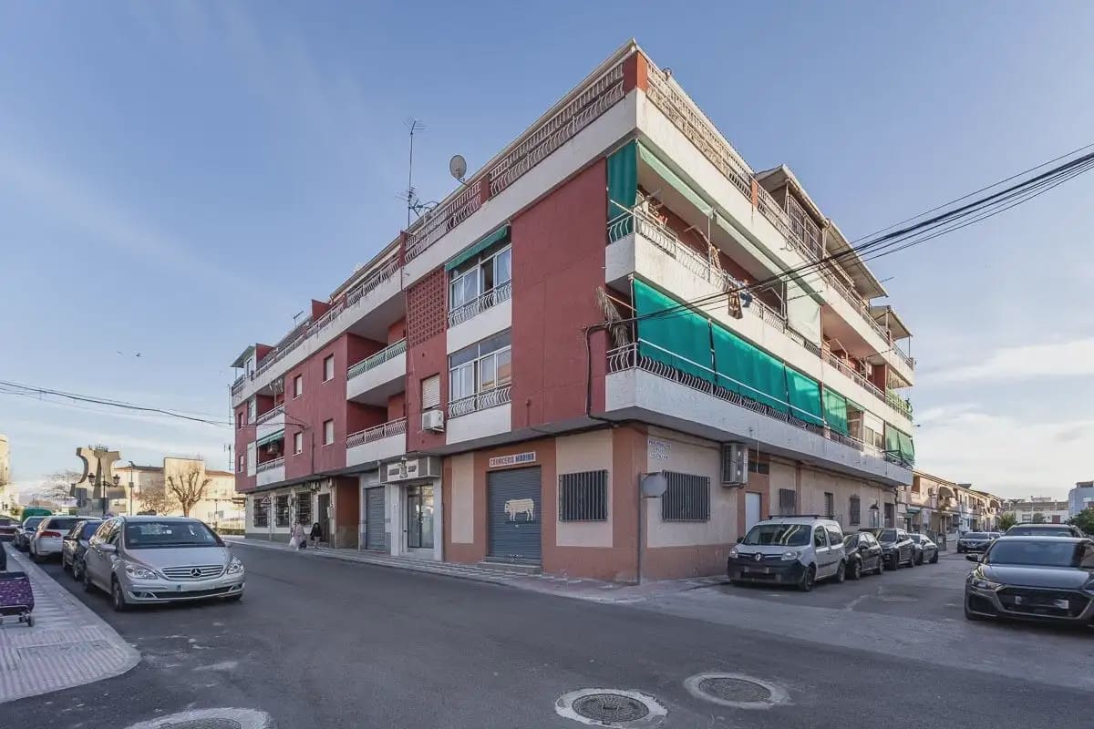 Lejlighed til salg i Atarfe med garage - € 125.000 (Ref: 9837610)