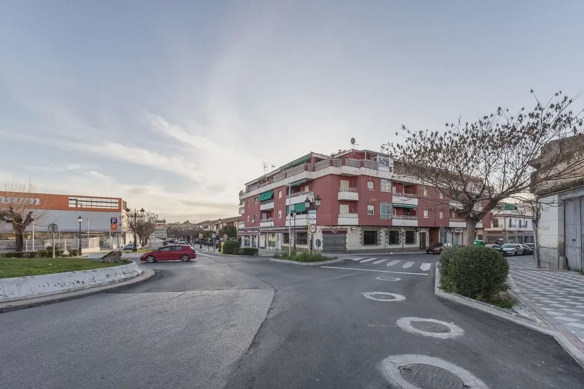 Lejlighed til salg i Atarfe med garage - € 125.000 (Ref: 9837610)