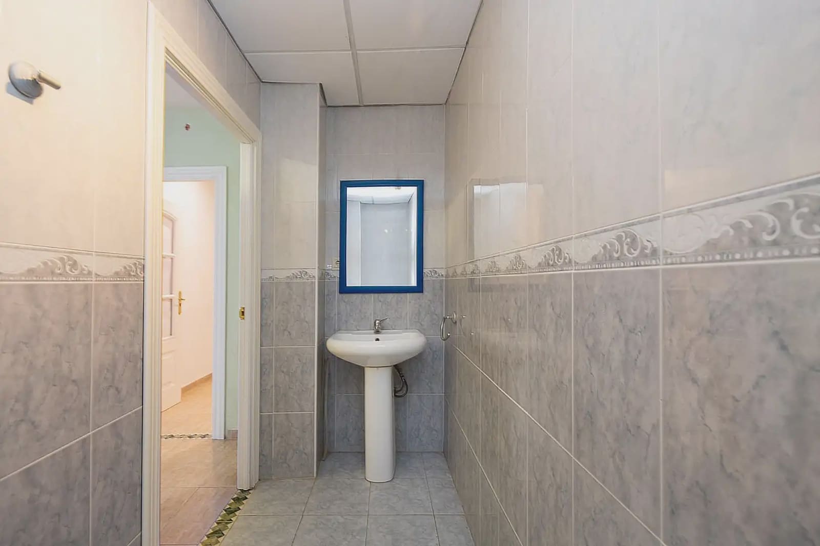 Erhverv til salg i Granada by - € 80.000 (Ref: 9837611)