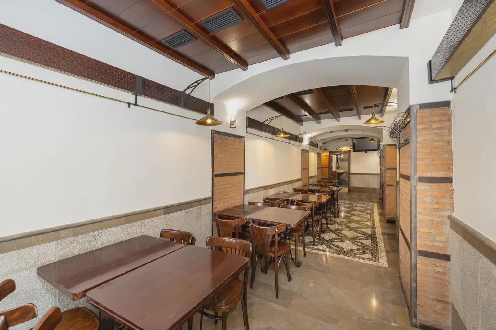 Hus til salgs i Granada by - € 1 700 000 (Ref: 9837613)