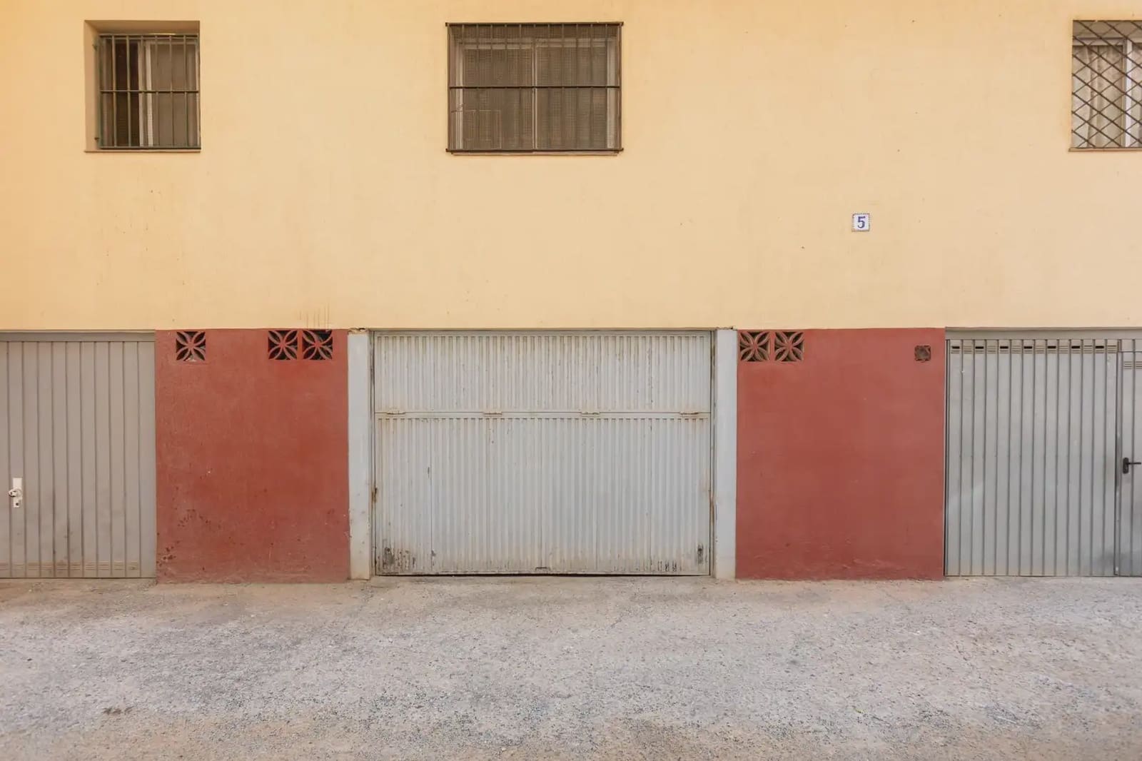 Garage for sale in Almunecar - € 100,000 (Ref: 9837614)