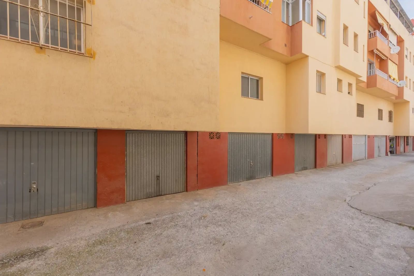 Garage for sale in Almunecar - € 100,000 (Ref: 9837614)