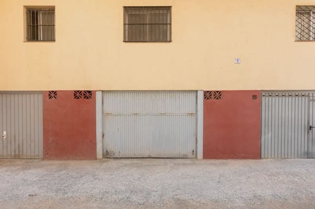 Garage til salg i Almuñécar - € 80.000 (Ref: 9837614)