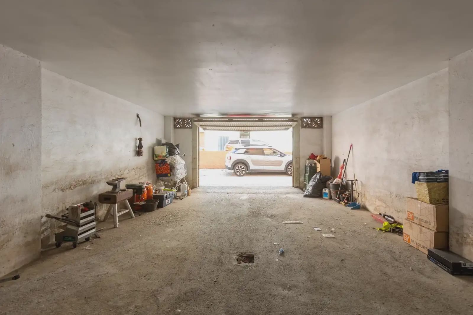 Garage for sale in Almunecar - € 100,000 (Ref: 9837614)