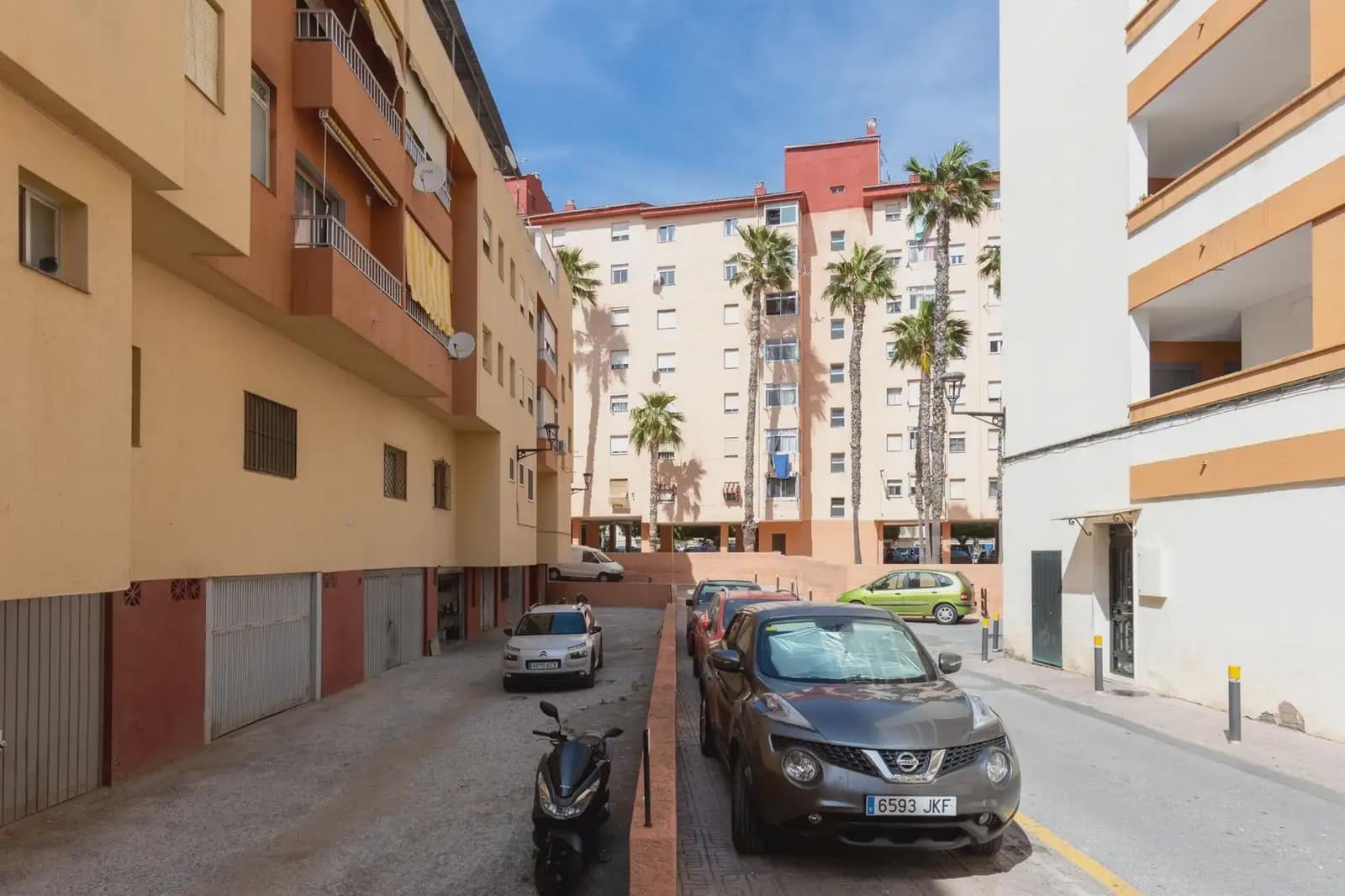Garage for sale in Almunecar - € 100,000 (Ref: 9837614)