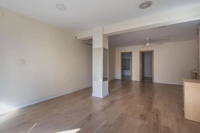 Erhverv til salg i Zaidin, Granada by - € 165.000 (Ref: 9837615)