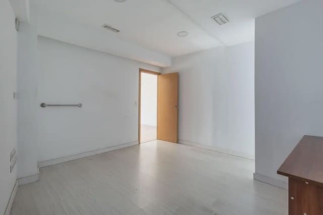 Erhverv til salg i Zaidin, Granada by - € 165.000 (Ref: 9837615)