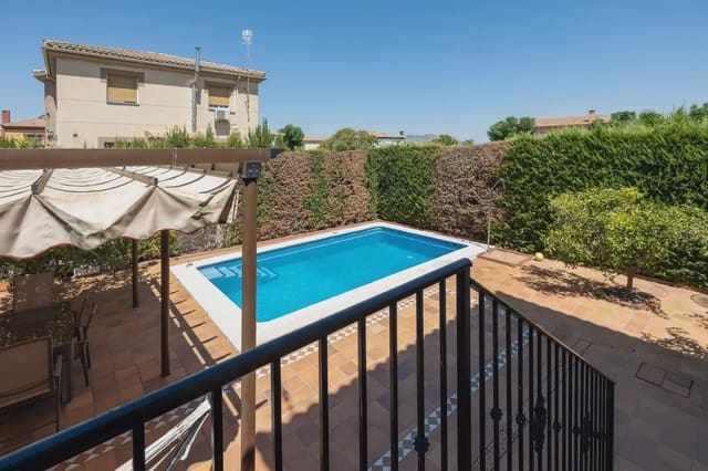 Moradia Geminada para venda em Vegas del Genil com piscina garagem - 350 000 € (Ref: 9837617)