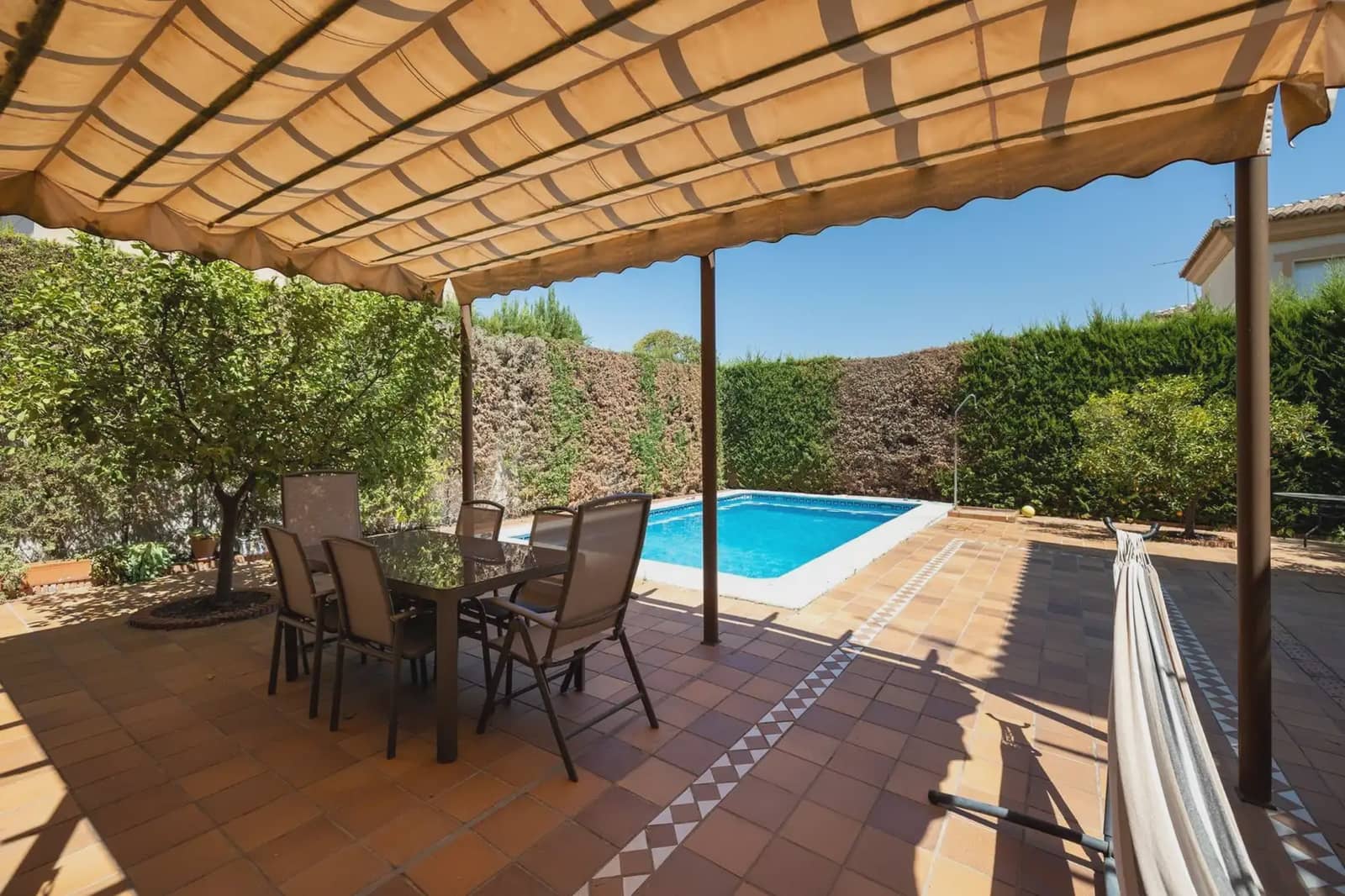 Semi-detached Villa for sale in Vegas del Genil with pool garage - € 350,000 (Ref: 9837617)