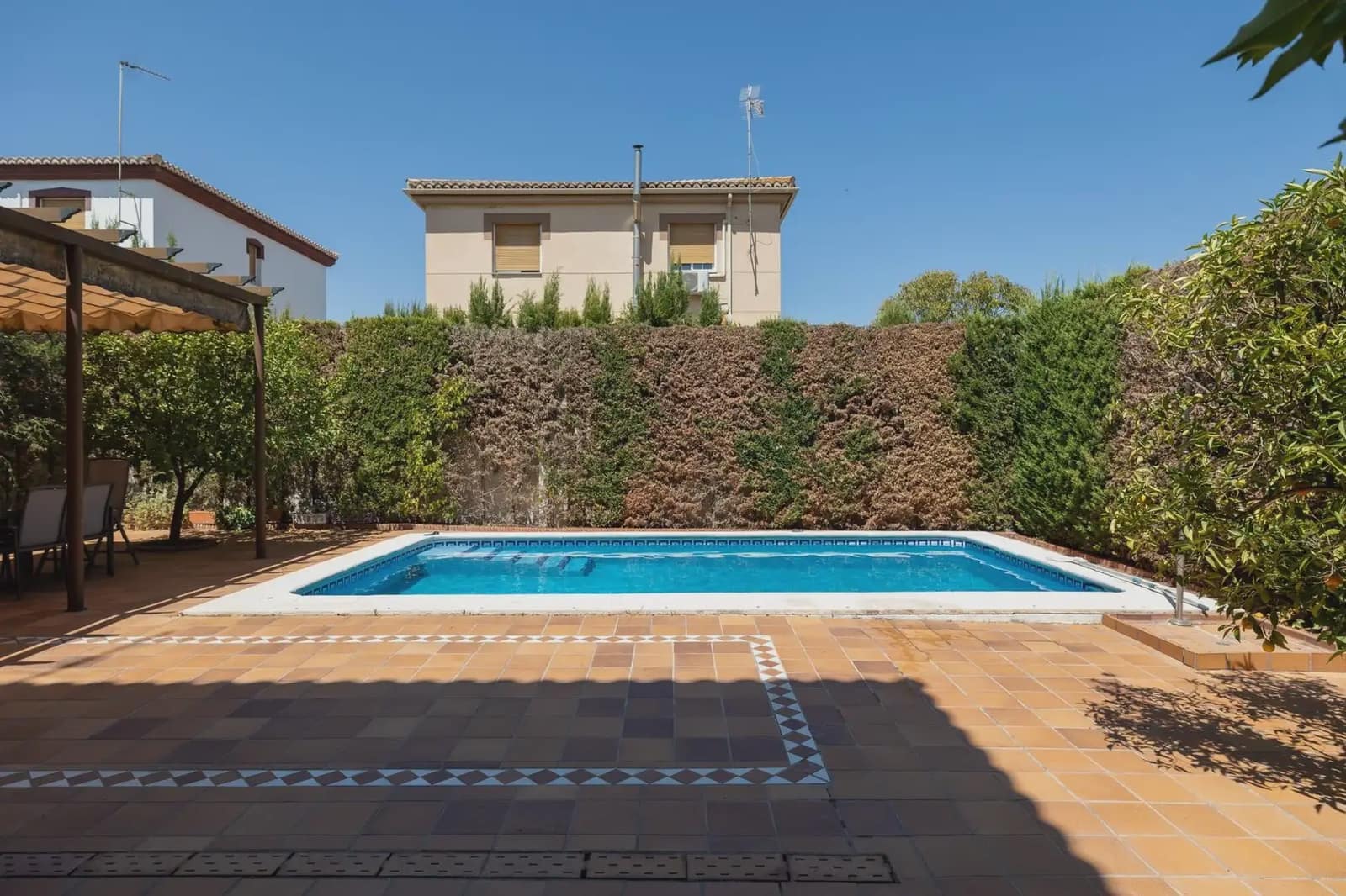 Semi-detached Villa for sale in Vegas del Genil with pool garage - € 350,000 (Ref: 9837617)