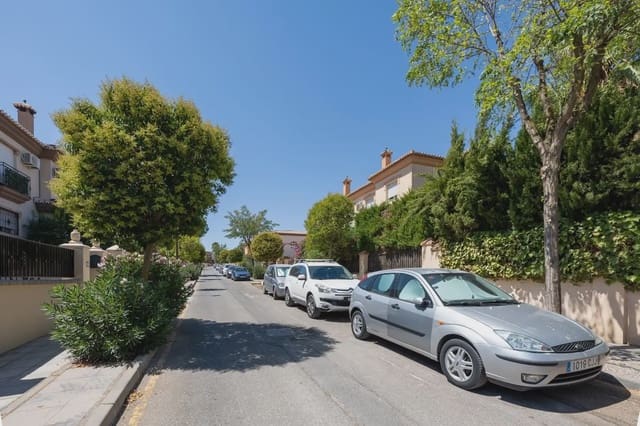 Moradia Geminada para venda em Vegas del Genil com piscina garagem - 350 000 € (Ref: 9837617)