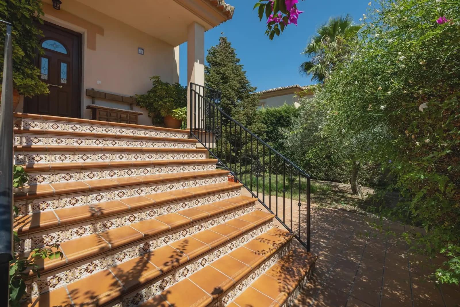 Semi-detached Villa for sale in Vegas del Genil with pool garage - € 350,000 (Ref: 9837617)