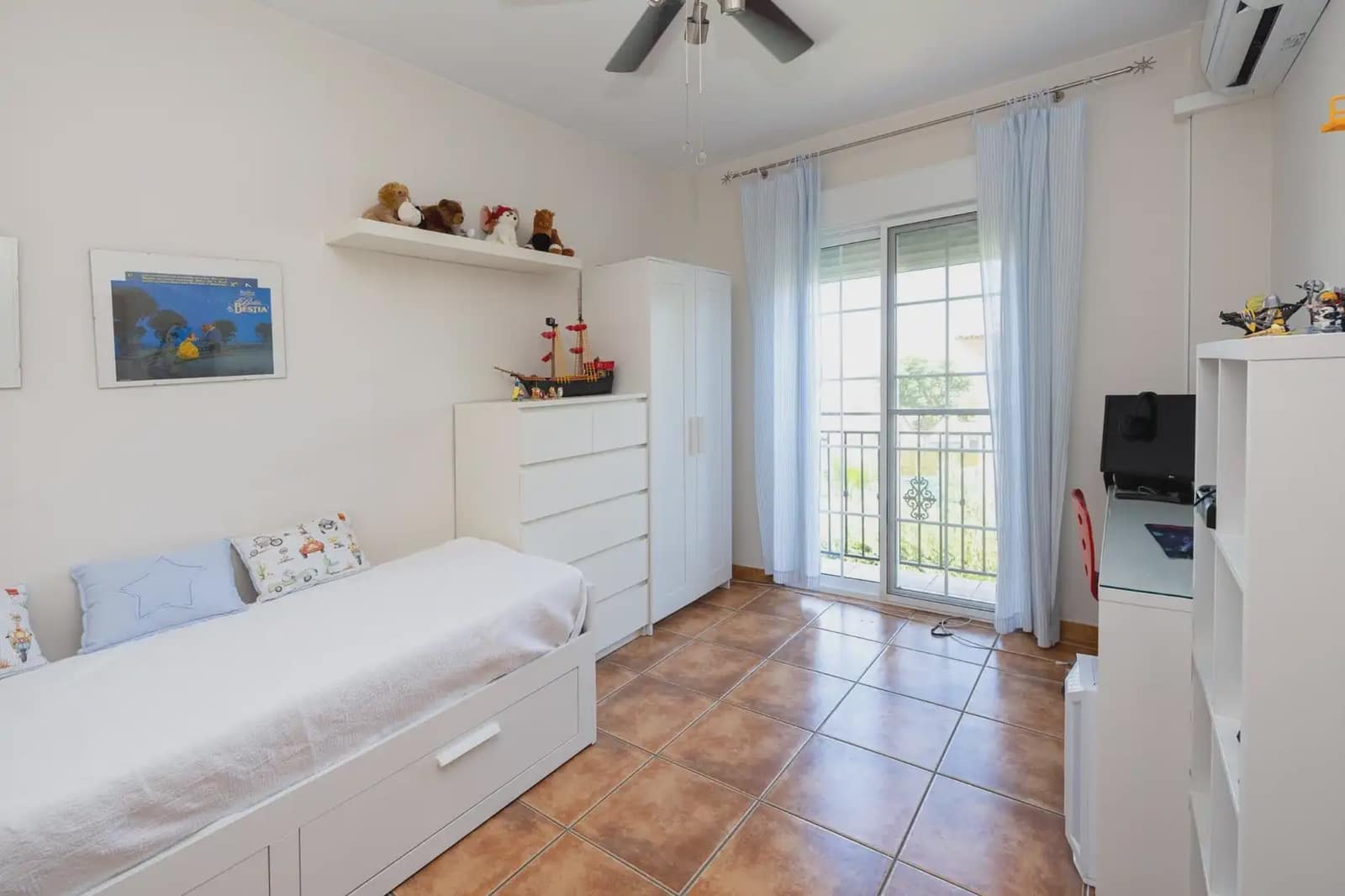 Semi-detached Villa for sale in Vegas del Genil with pool garage - € 350,000 (Ref: 9837617)