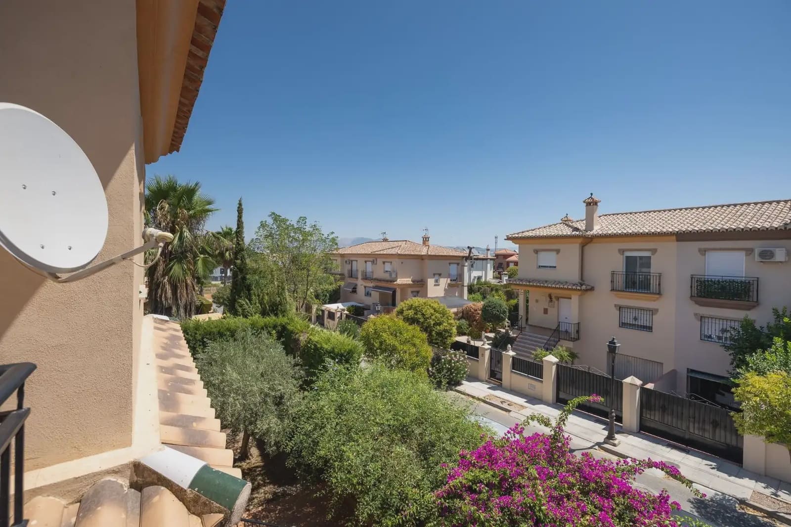 Semi-detached Villa for sale in Vegas del Genil with pool garage - € 350,000 (Ref: 9837617)
