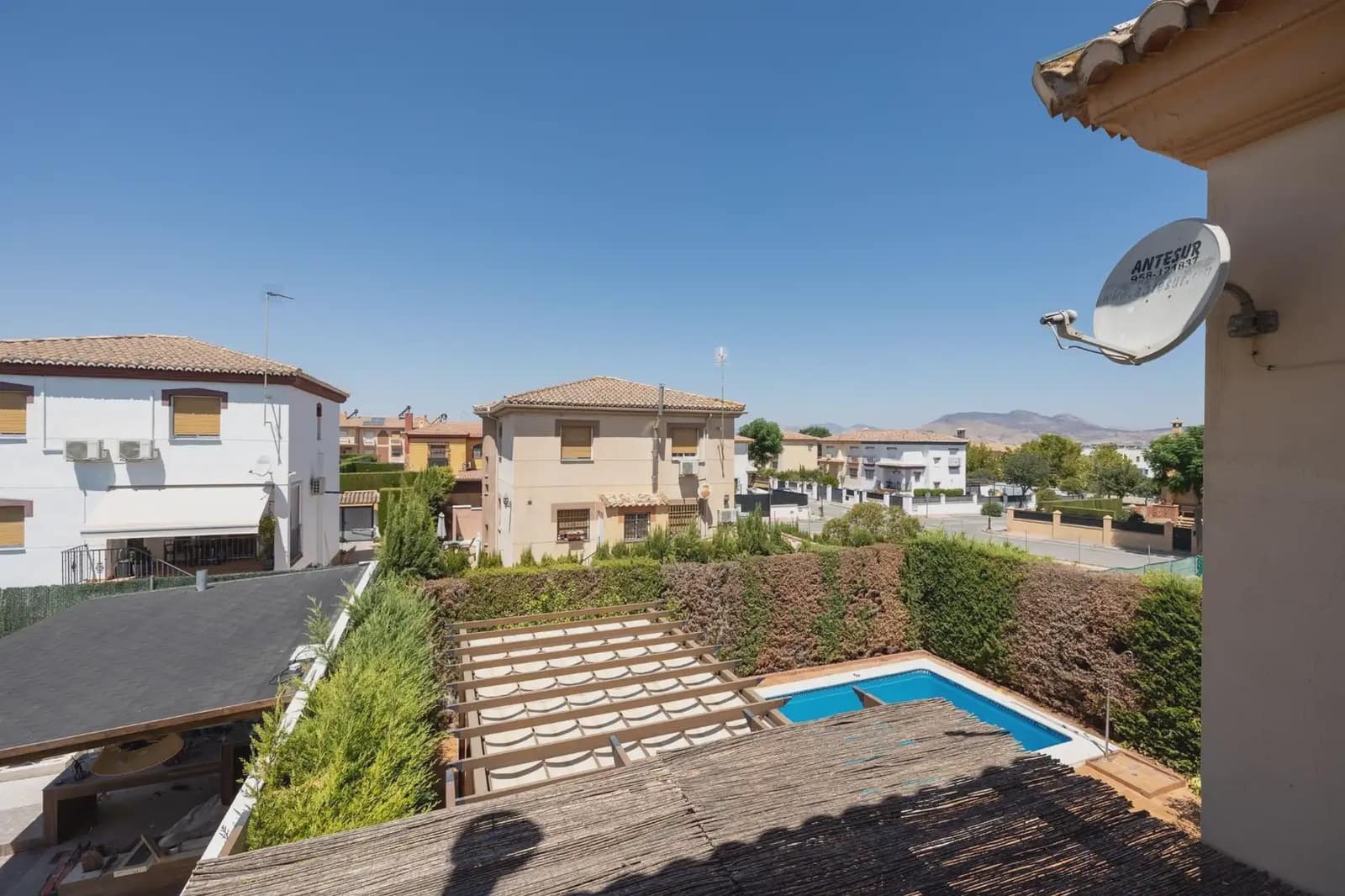 Semi-detached Villa for sale in Vegas del Genil with pool garage - € 350,000 (Ref: 9837617)