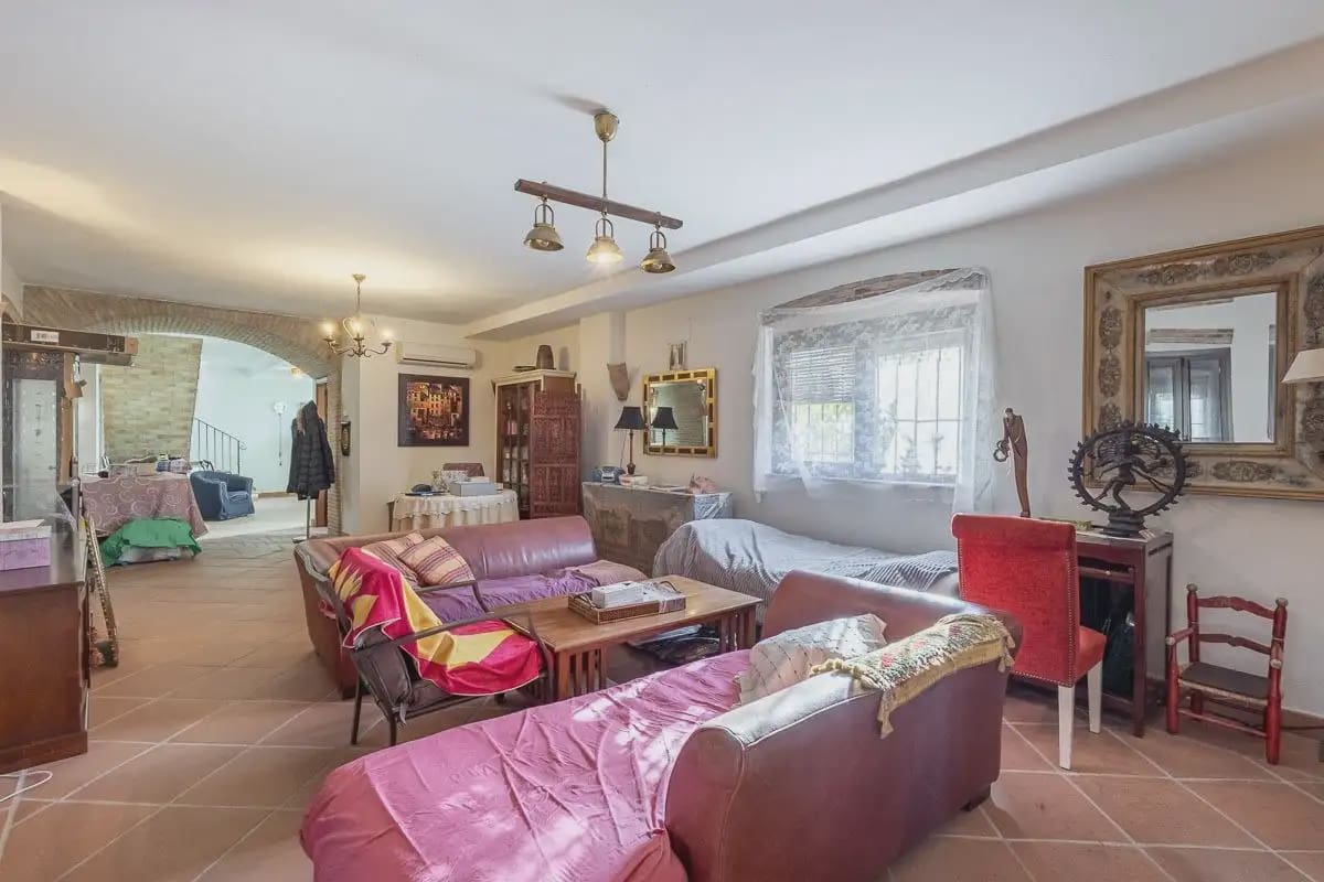 Villa til salg i Atarfe med swimmingpool garage - € 345.000 (Ref: 9837618)
