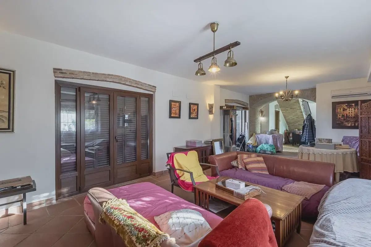 Villa til salg i Atarfe med swimmingpool garage - € 345.000 (Ref: 9837618)