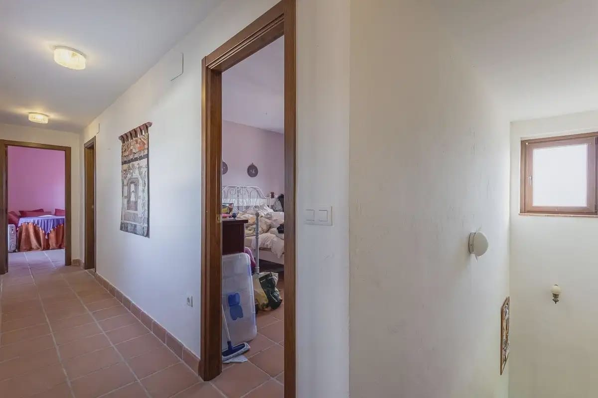 Villa til salg i Atarfe med swimmingpool garage - € 345.000 (Ref: 9837618)