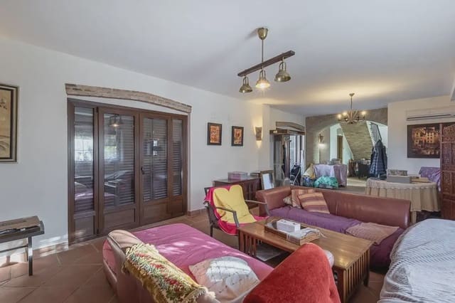Villa til salg i Atarfe med swimmingpool garage - € 345.000 (Ref: 9837618)