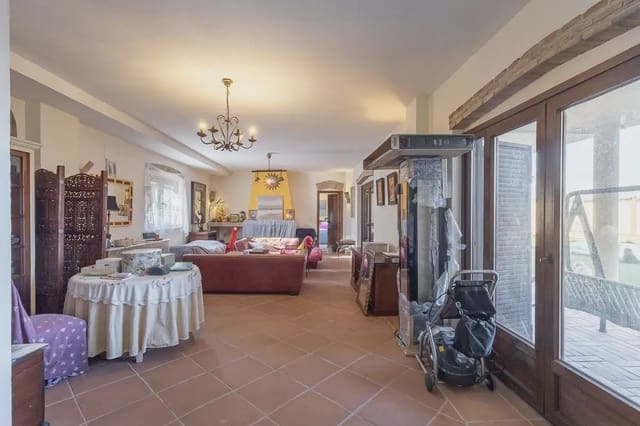 Villa til salg i Atarfe med swimmingpool garage - € 345.000 (Ref: 9837618)