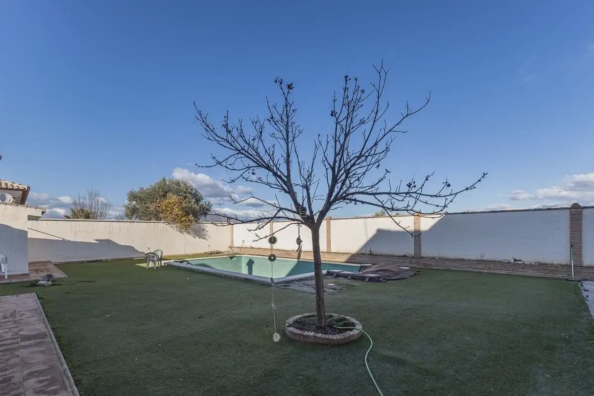 Villa til salg i Atarfe med swimmingpool garage - € 345.000 (Ref: 9837618)