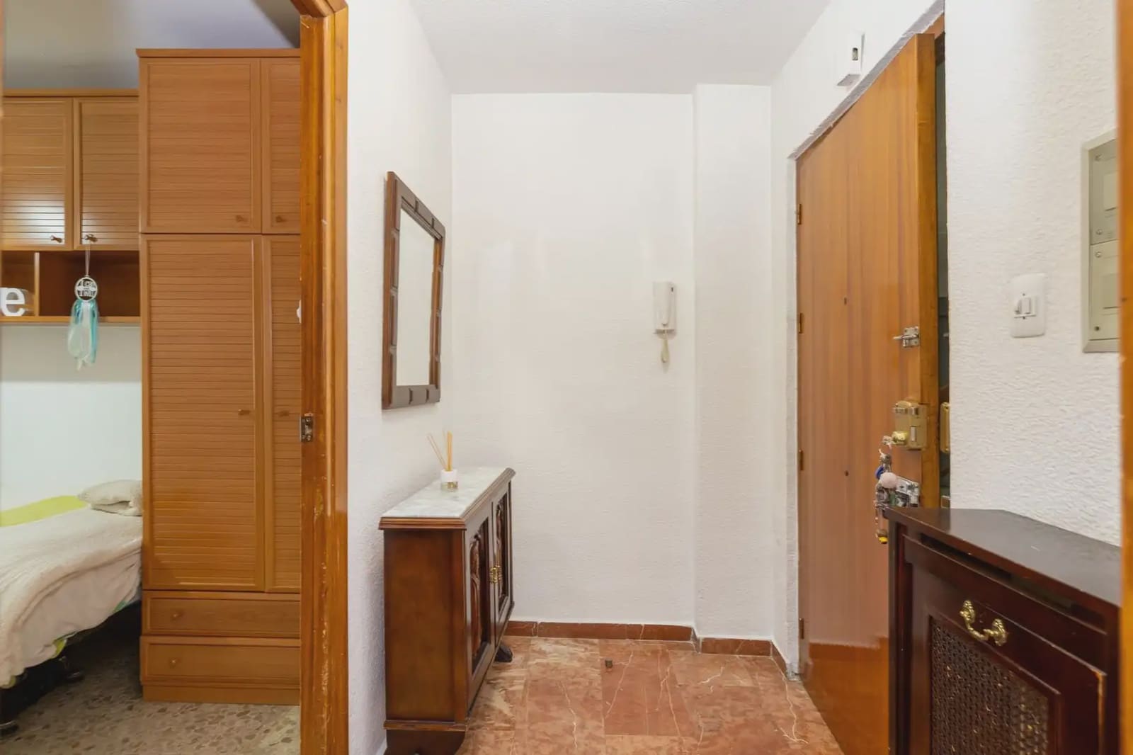 Lejlighed til salg i Granada by - € 245.000 (Ref: 9837620)