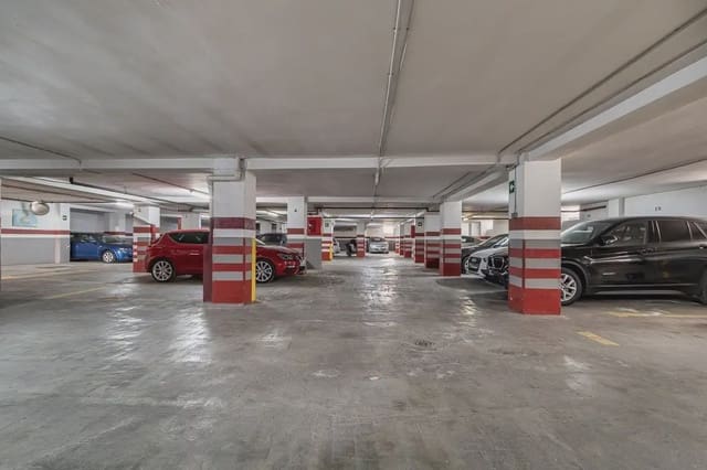 Garage for sale in Camino de Ronda - Rosaleda, Granada city - € 620,000 (Ref: 9837622)