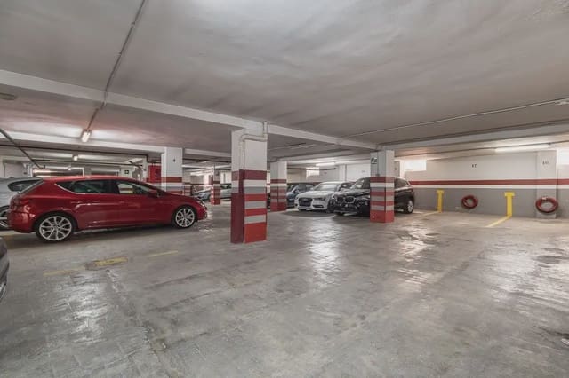 Garage for sale in Camino de Ronda - Rosaleda, Granada city - € 620,000 (Ref: 9837622)