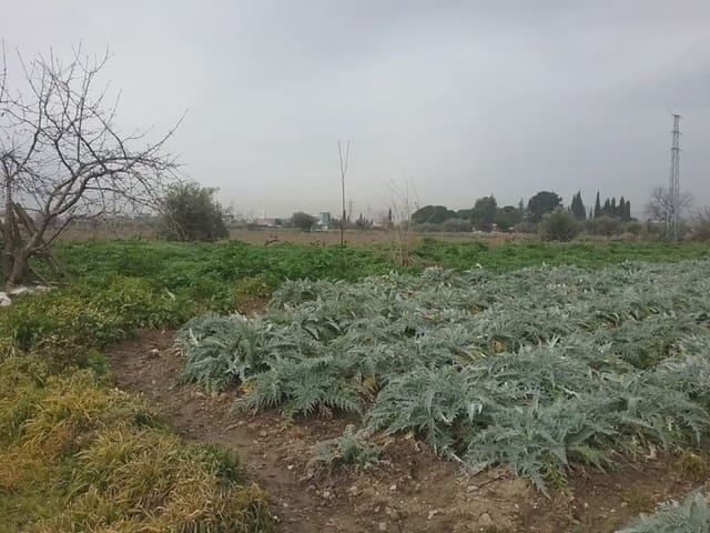 Grunde uden byggetilladelser til salg i Campus de la Salud, Granada by - € 53.000 (Ref: 9837623)