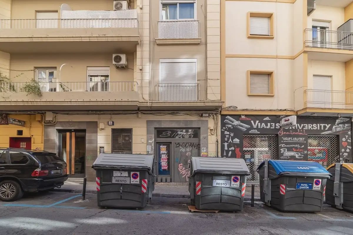 Erhverv til salg i Granada by - € 220.000 (Ref: 9837625)