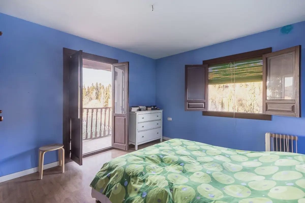 Villa for sale in Granada city - € 700,000 (Ref: 9837626)