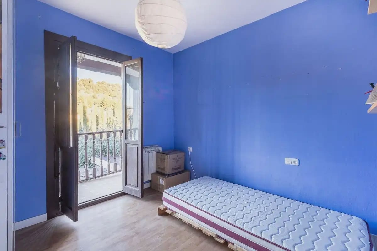 Villa for sale in Granada city - € 700,000 (Ref: 9837626)