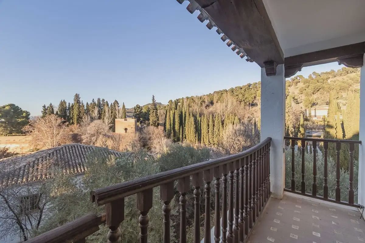 Villa for sale in Granada city - € 700,000 (Ref: 9837626)