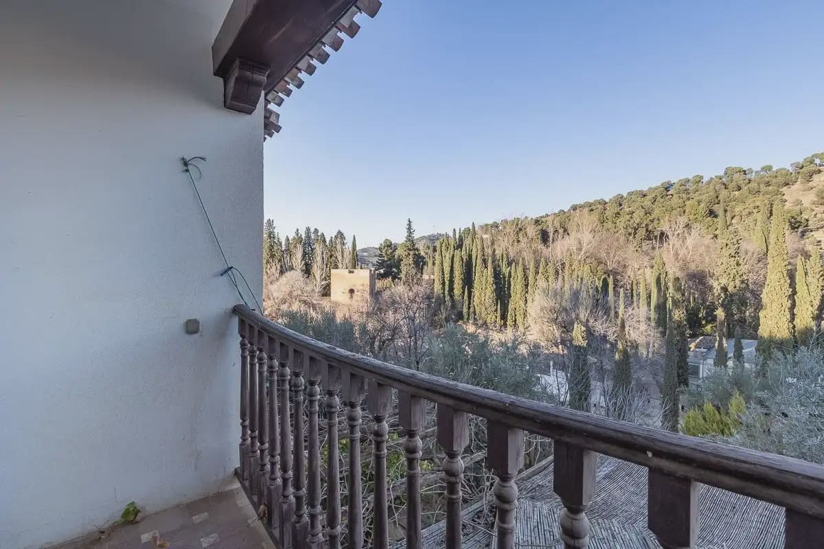 Villa for sale in Granada city - € 700,000 (Ref: 9837626)
