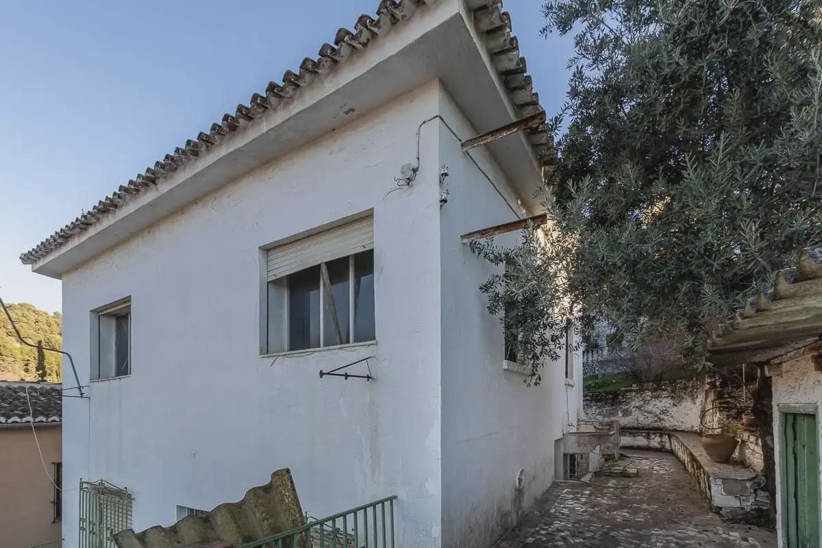 Villa for sale in Granada city - € 700,000 (Ref: 9837626)