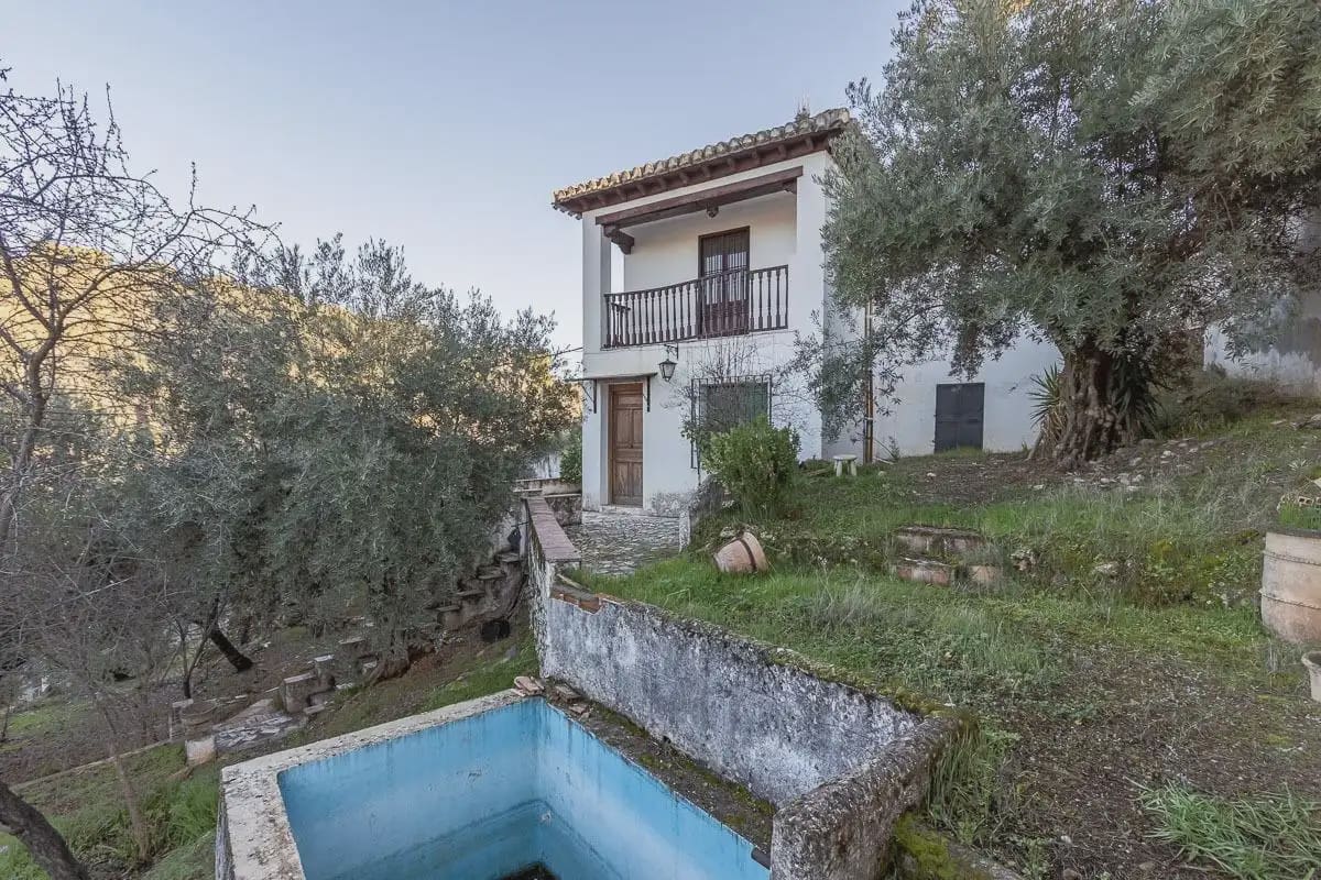 Villa for sale in Granada city - € 700,000 (Ref: 9837626)
