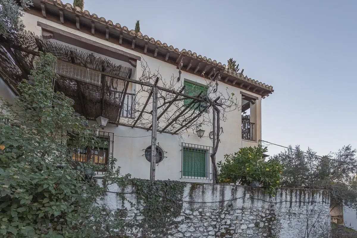 Villa for sale in Granada city - € 700,000 (Ref: 9837626)