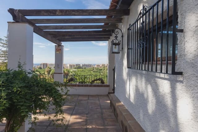 Villa te koop in Almuñécar met zwembad garage - € 1.250.000 (Ref: 9837629)