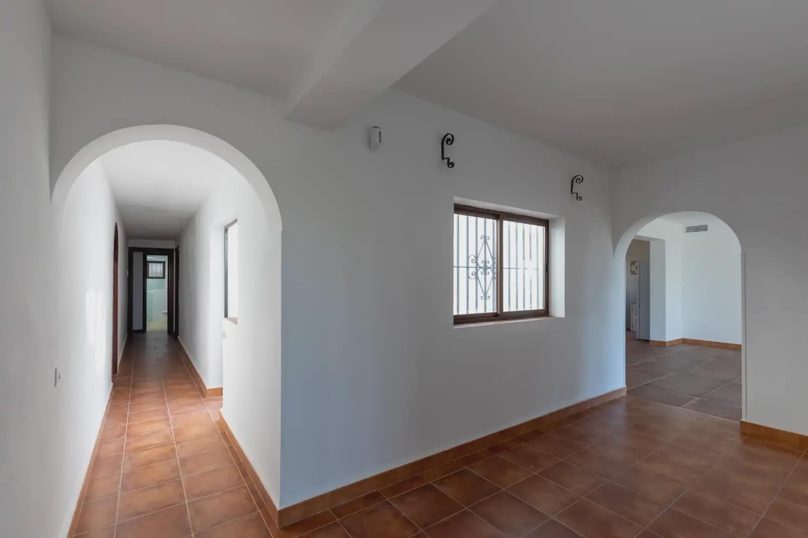 Villa for sale in Almunecar with pool garage - € 1,250,000 (Ref: 9837629)