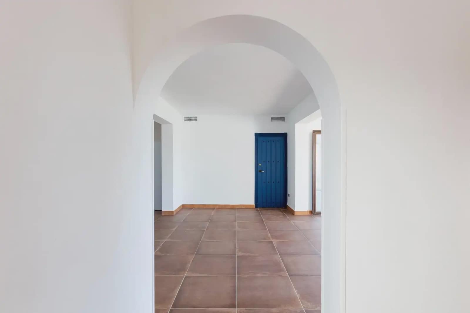 Villa for sale in Almunecar with pool garage - € 1,250,000 (Ref: 9837629)