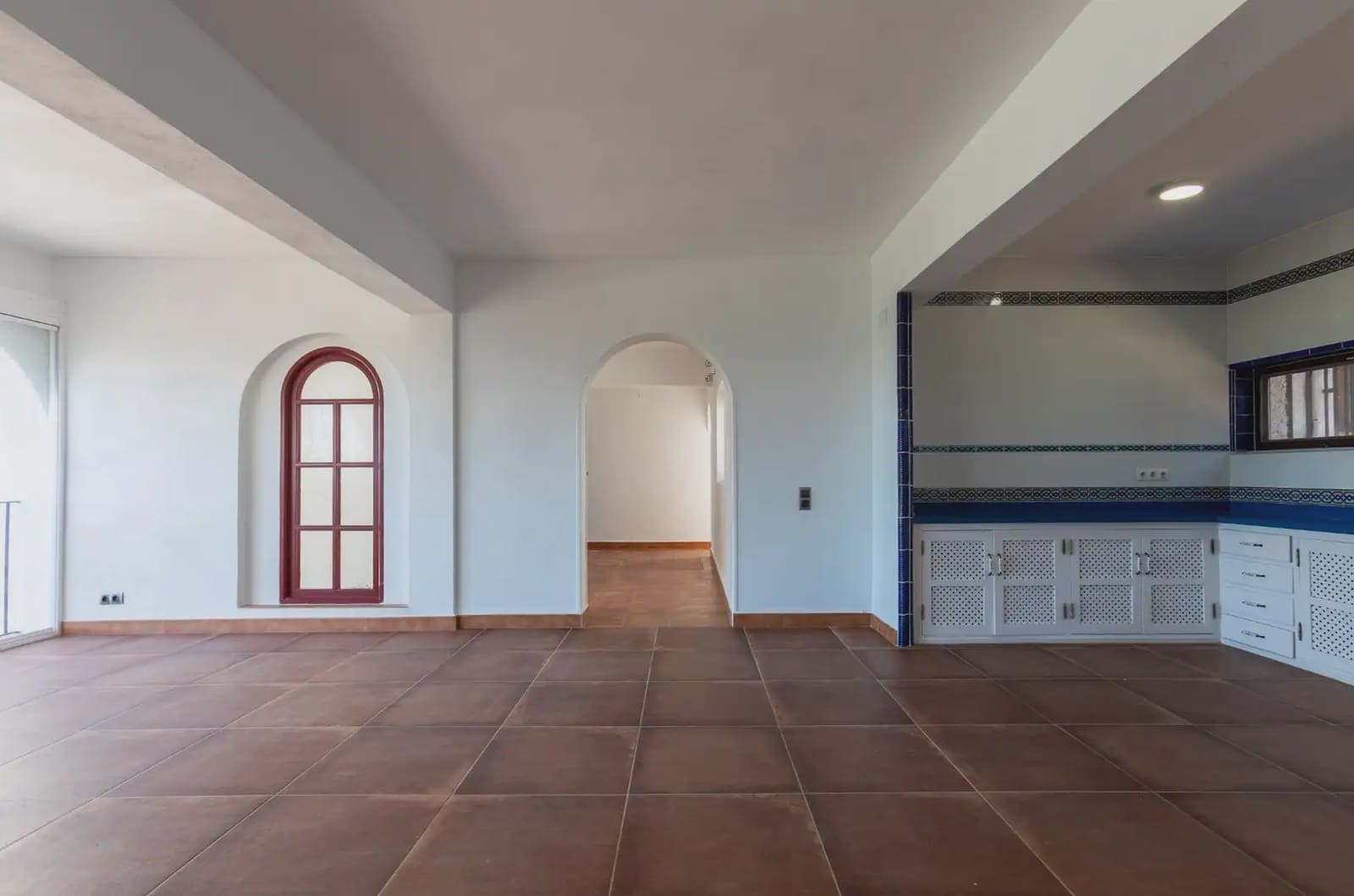 Villa for sale in Almunecar with pool garage - € 1,250,000 (Ref: 9837629)