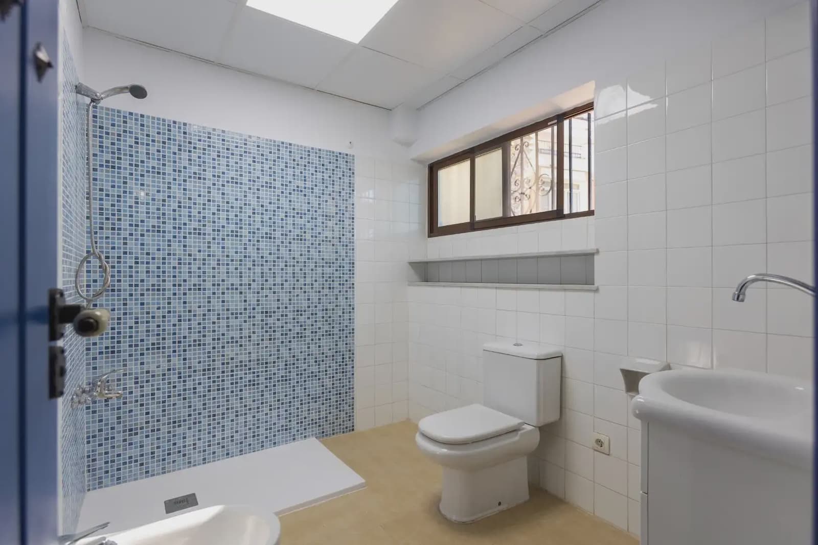 Villa for sale in Almunecar with pool garage - € 1,250,000 (Ref: 9837629)