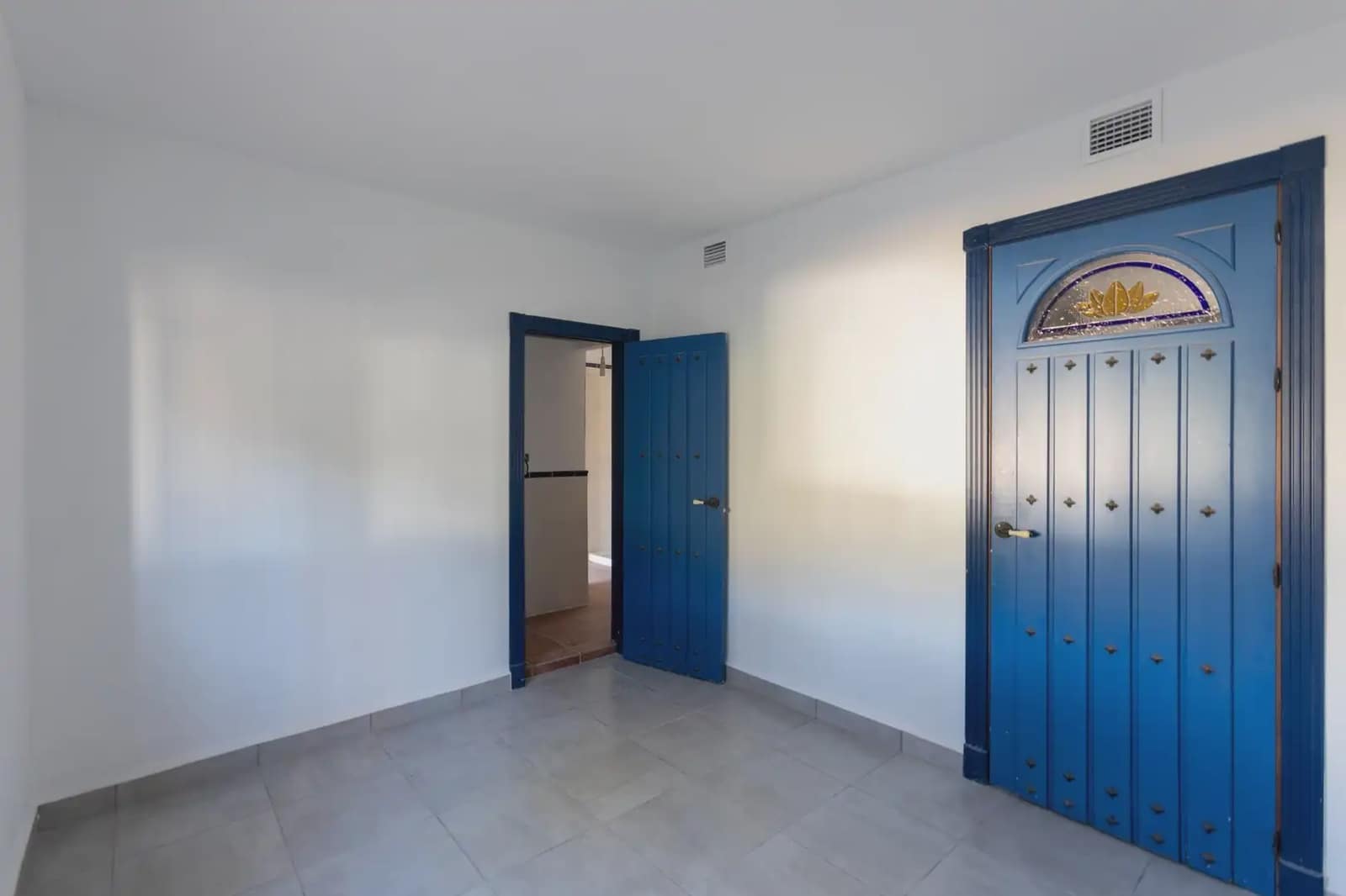 Villa for sale in Almunecar with pool garage - € 1,250,000 (Ref: 9837629)